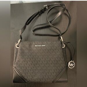 Authentic Michael kors crossbody